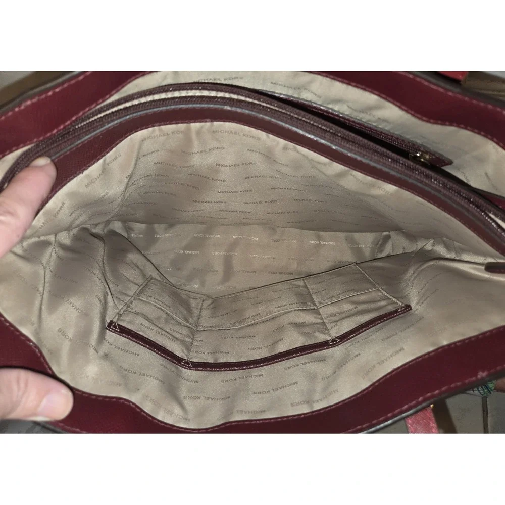 Michael Kors Voyager Berry Medium Logo Tote Bag
